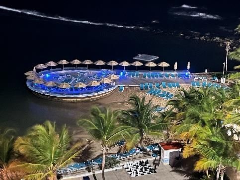 A Caribbean oceanfront evening at the Caribe Hilton